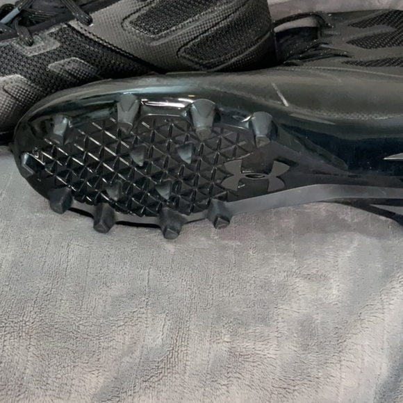 NIB Under Armour Highlight Football Cleats - Picture 3 of 5
